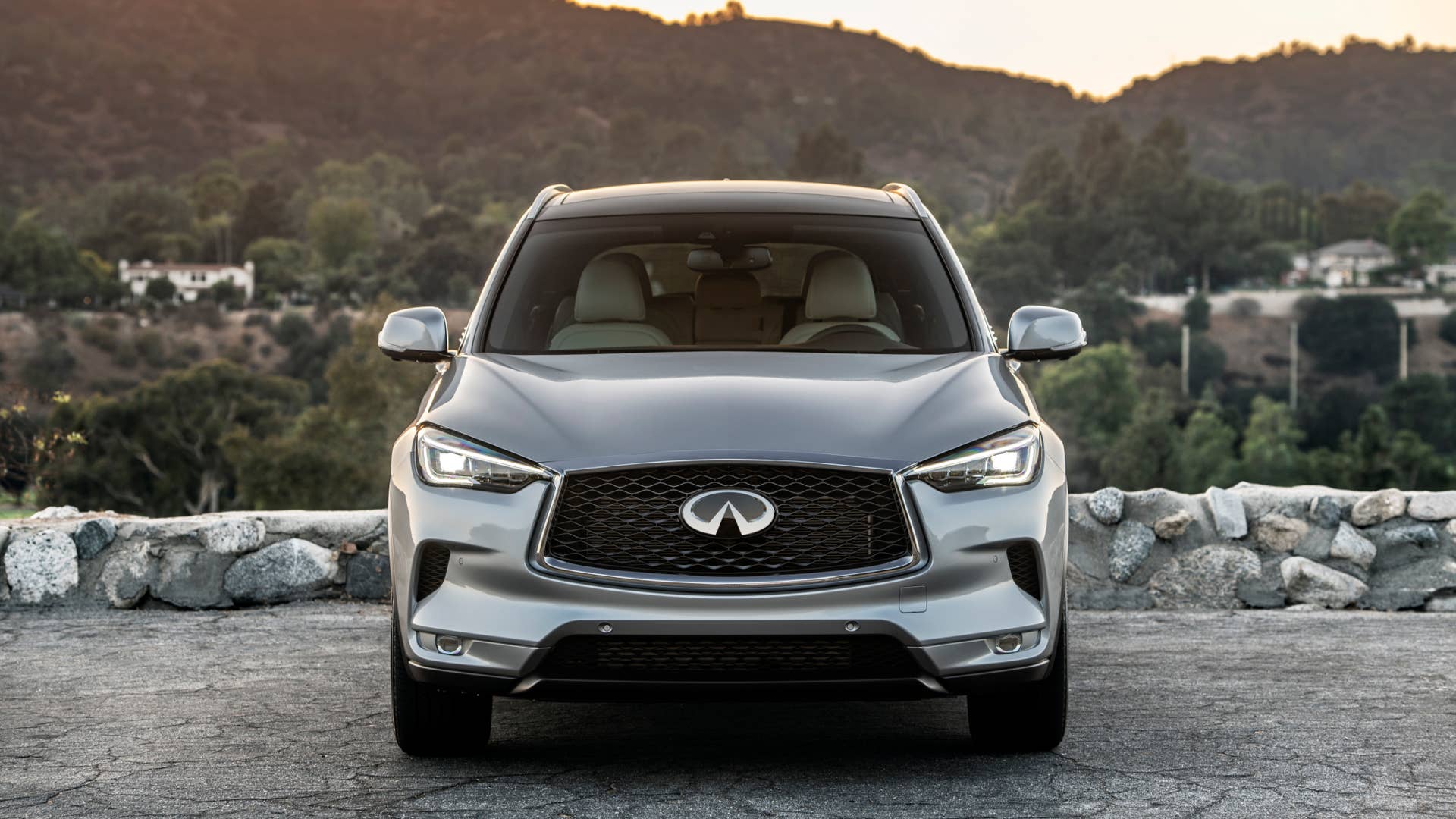 The INFINITI QX50 is defined by its distinctive proportions, which set the car apart from its competitors. For 2021, enhancements to the QX50 include a new Mineral Black exterior color option.