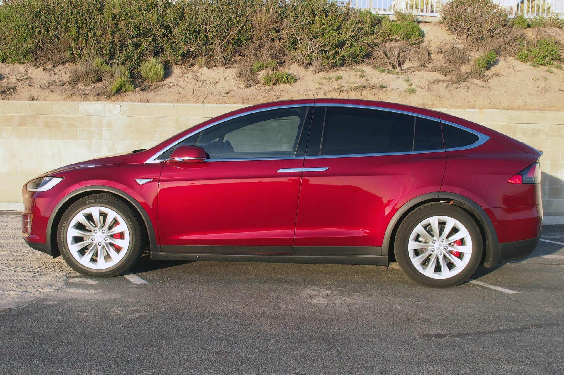 2016 Tesla Model X side view