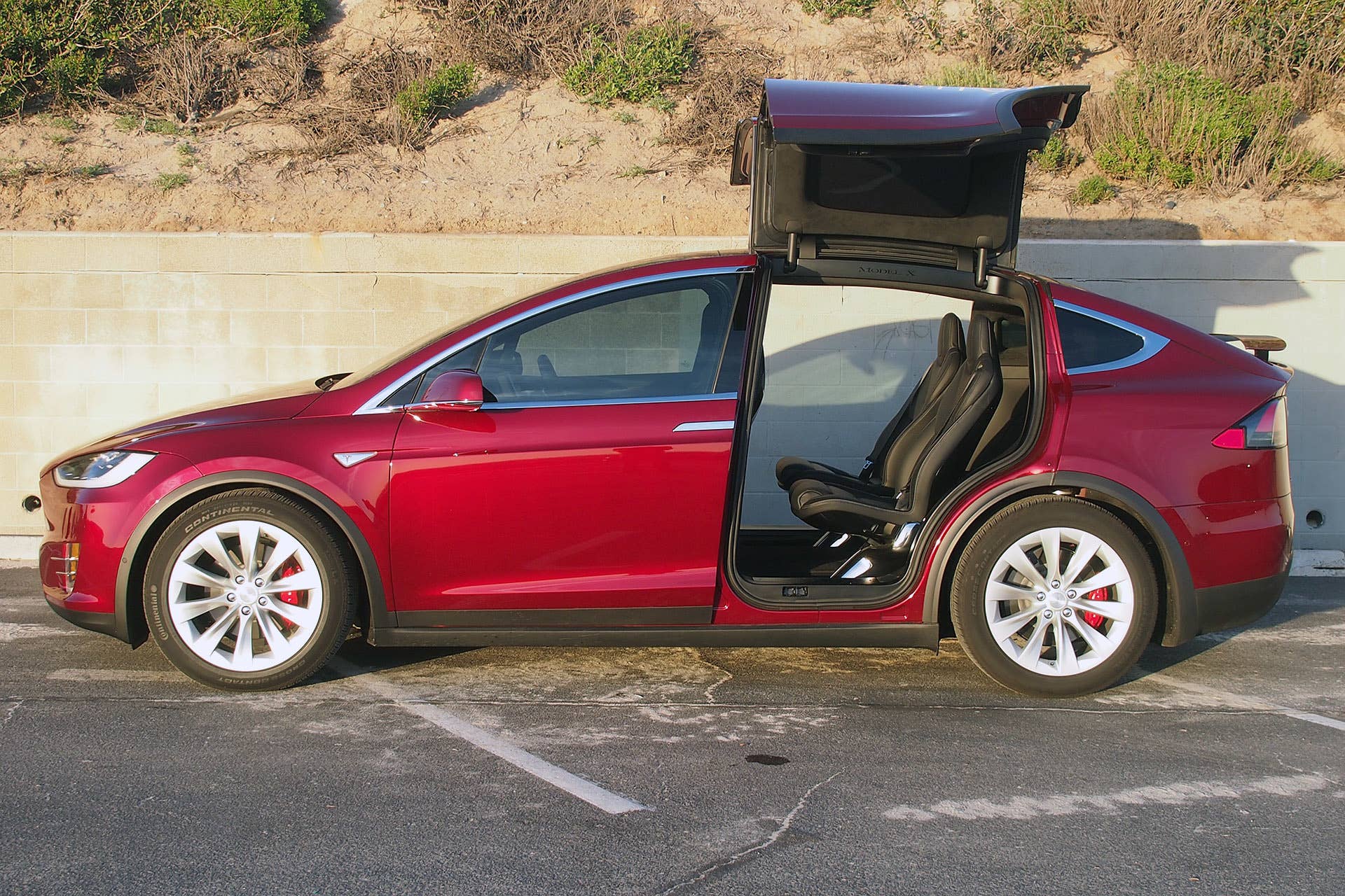 2016 Tesla Model X side view