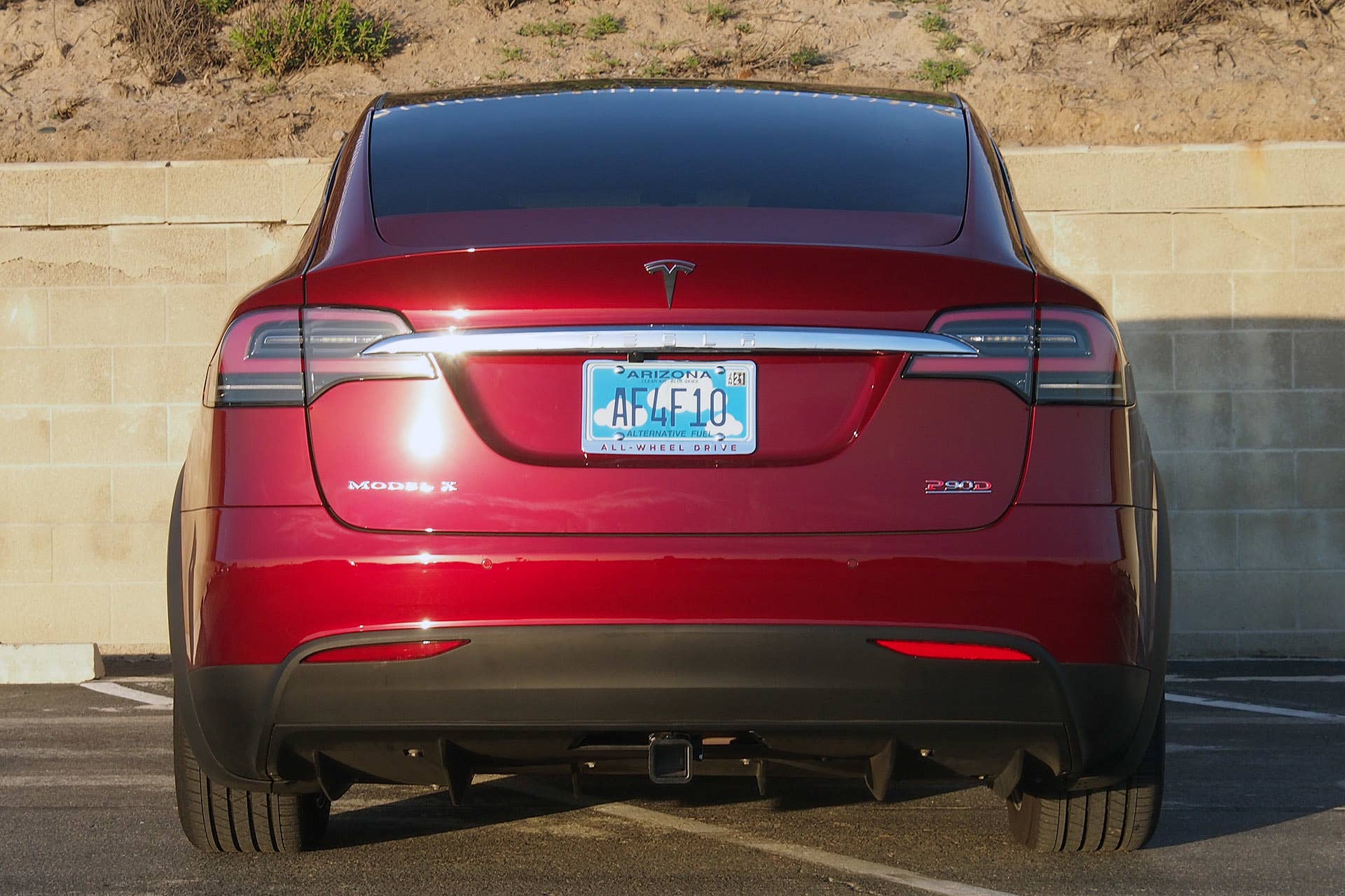 2016 Tesla Model X rear view