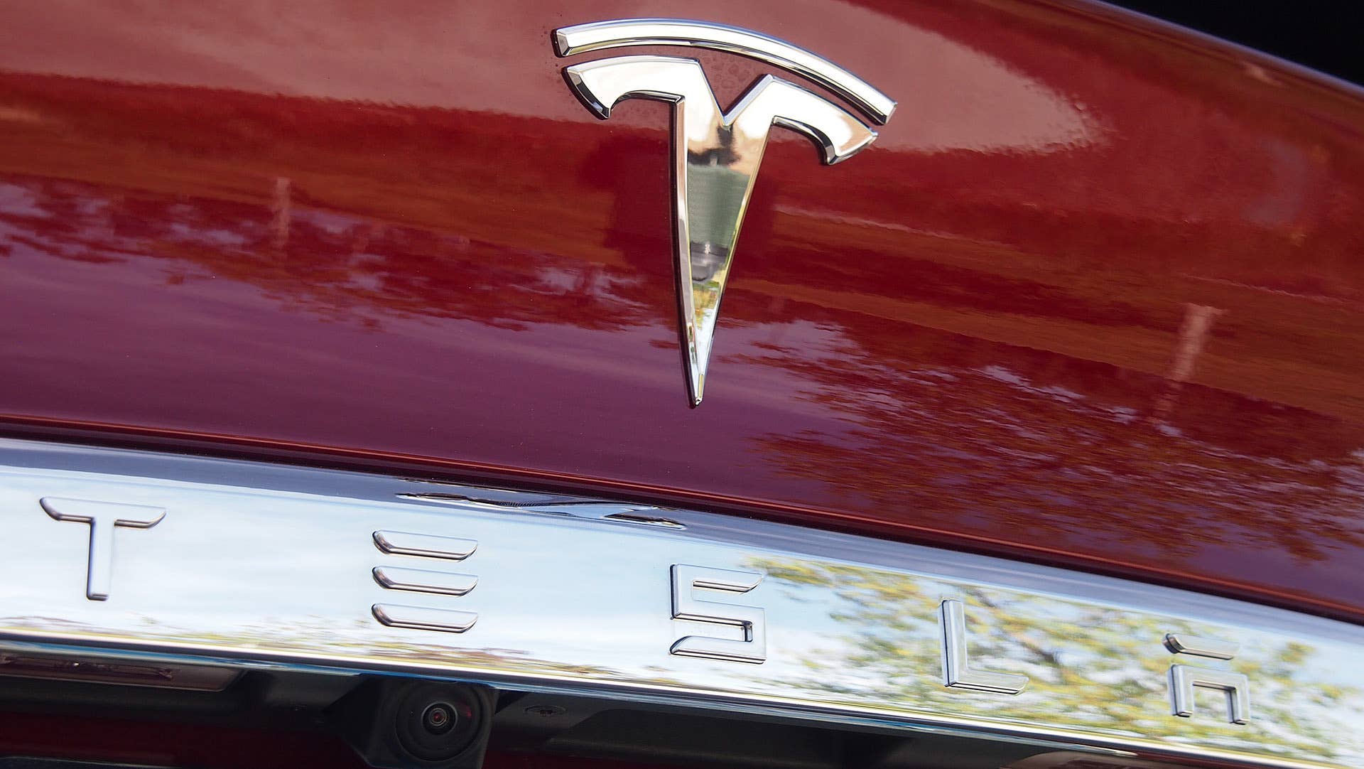 2016 Tesla Model X badge