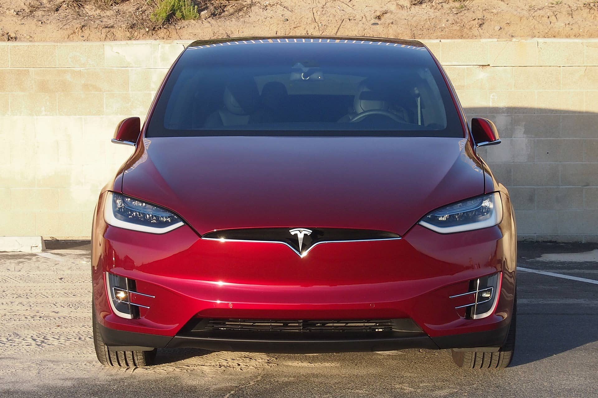 2016 Tesla Model X front view