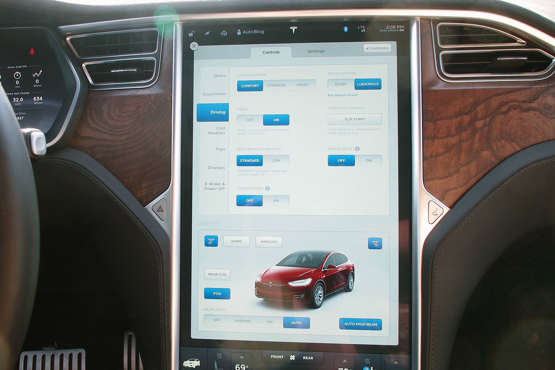 2016 Tesla Model X infotainment system
