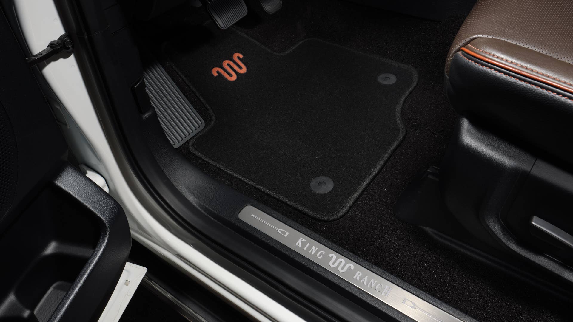2020 Ford Expedition King Ranch in white