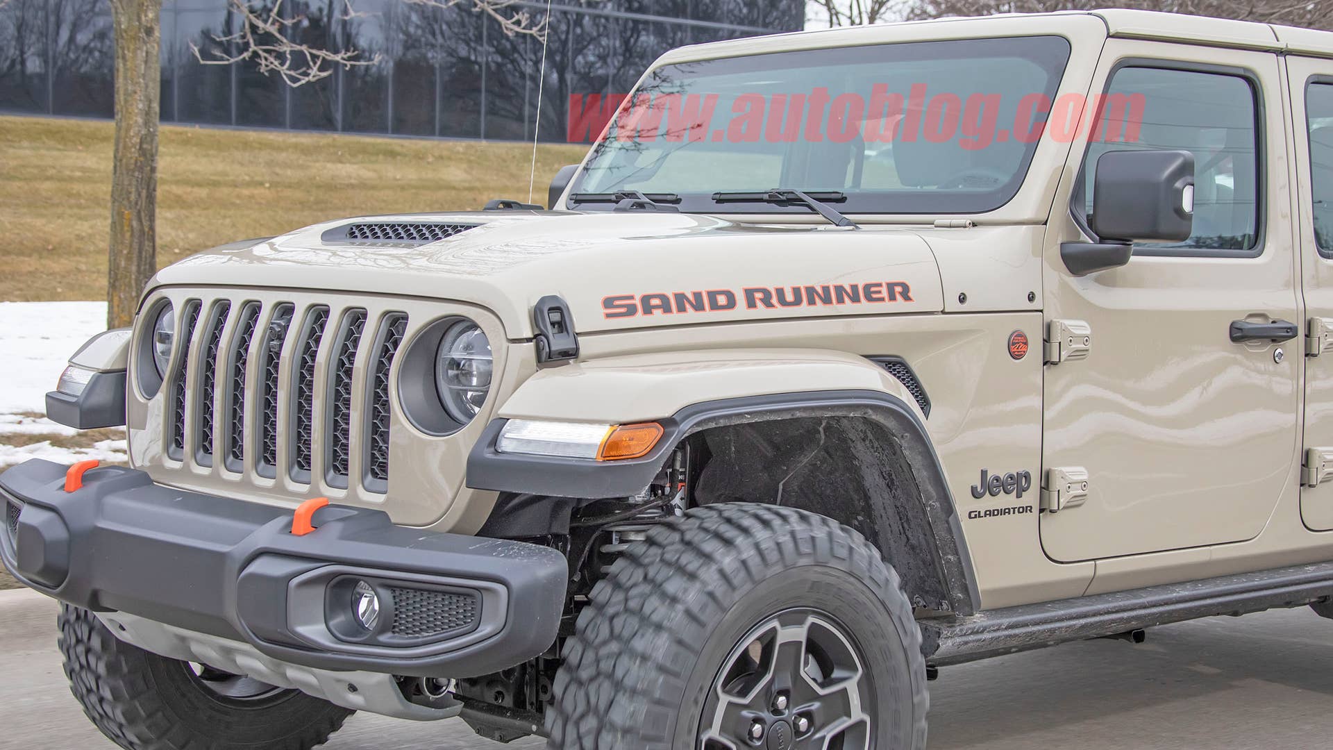 Jeep Gladiator spied in Sand Runner configuration - Autoblog