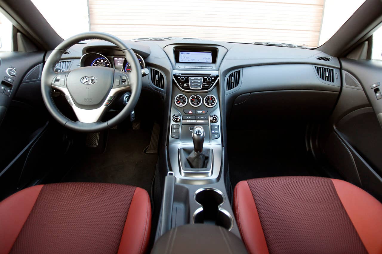 2013 Hyundai Genesis Coupe interior