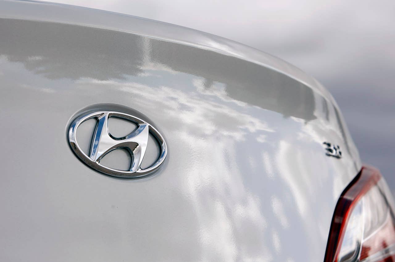 2013 Hyundai Genesis Coupe logo
