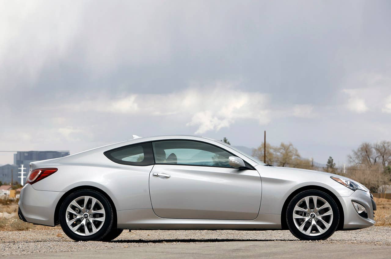 2013 Hyundai Genesis Coupe side view