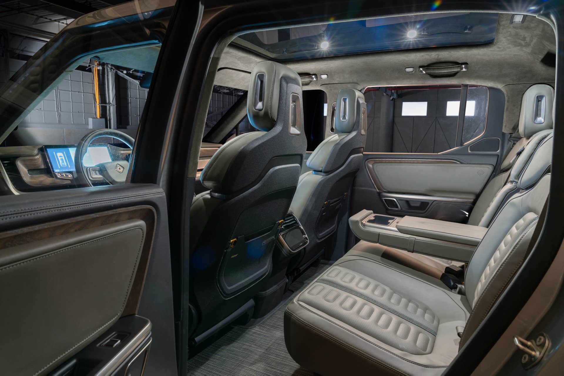Scout Rivian Inside Rivian vs. Scout: Range, performance, tech, dimensions, and more - Autoblog