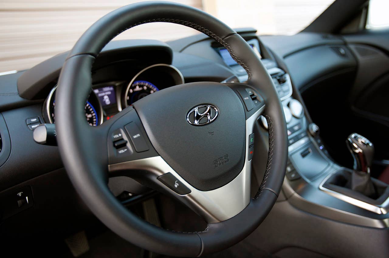 2013 Hyundai Genesis Coupe steering wheel