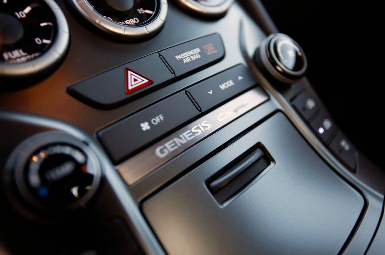 2013 Hyundai Genesis Coupe badge
