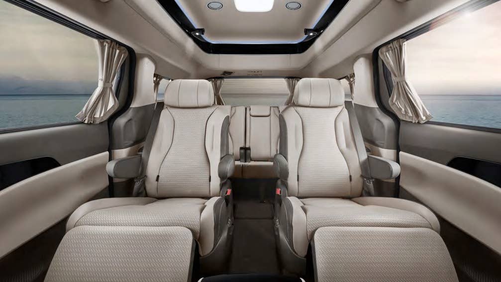 Kia Carnival Hi Limousine