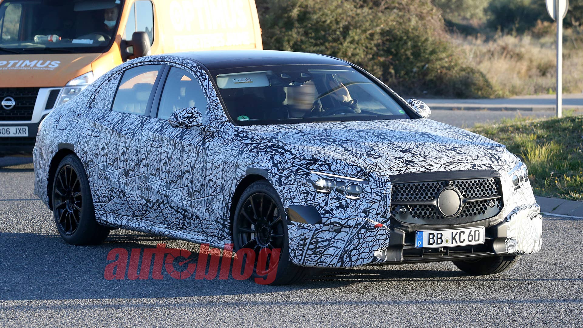 Spy shot of secretly tested future car