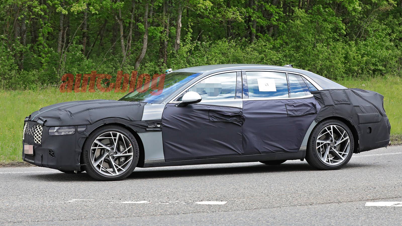 Genesis G90 prototype