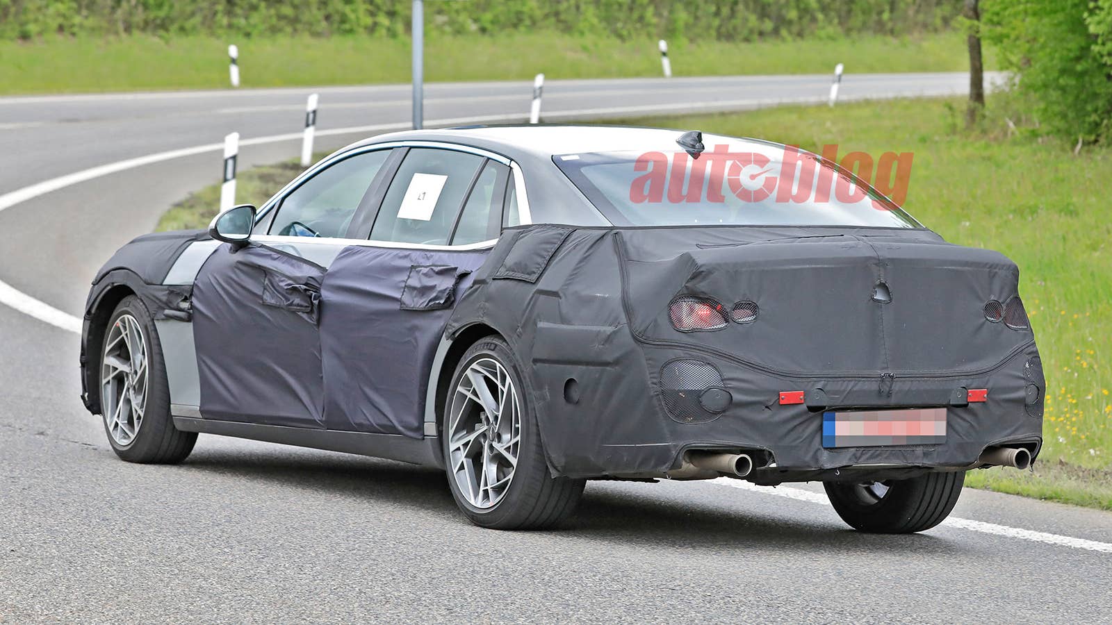 Genesis G90 prototype