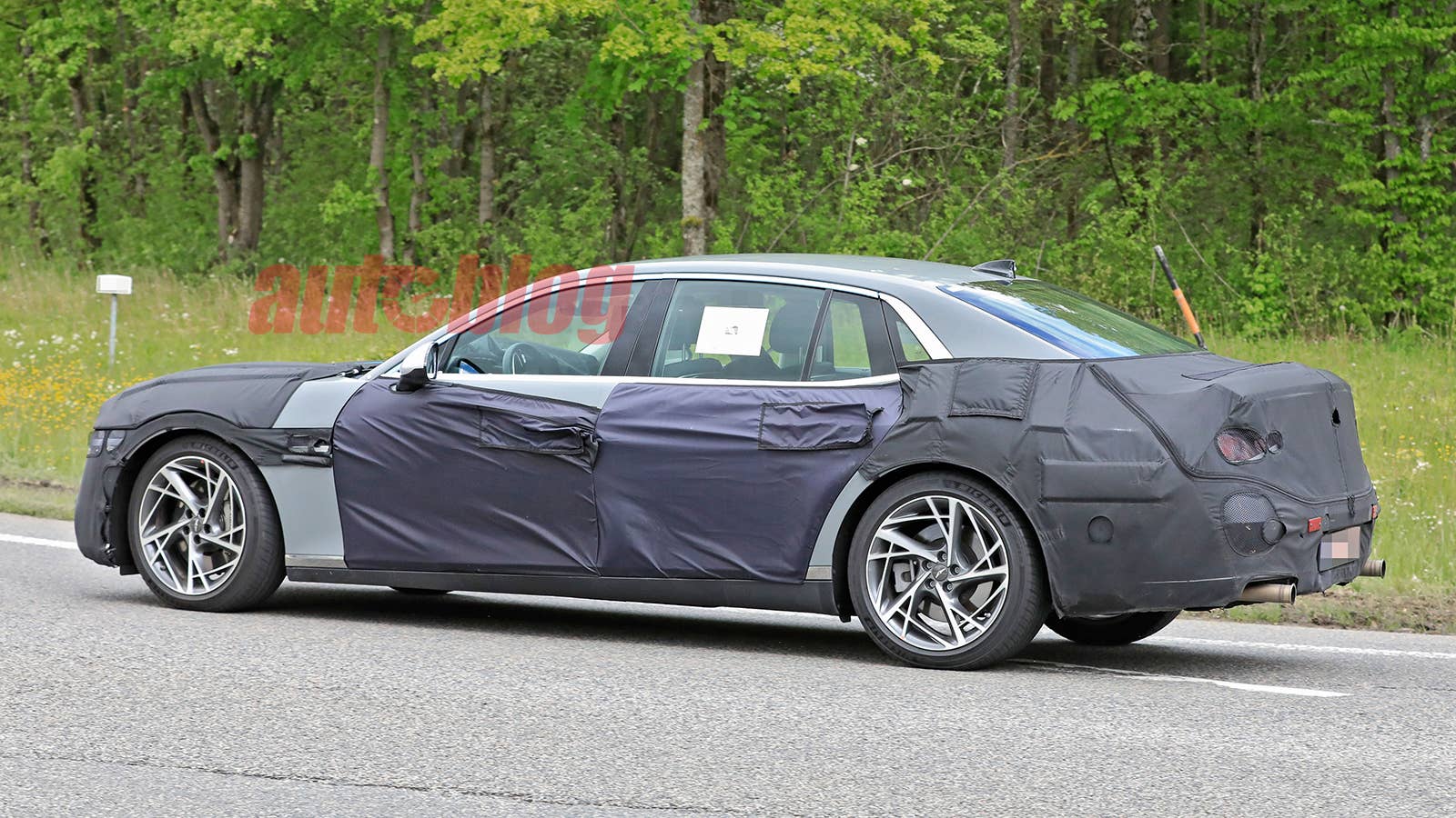 Genesis G90 prototype