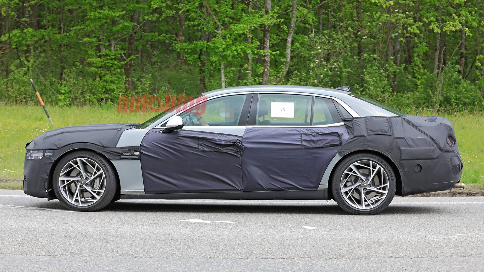 Genesis G90 prototype