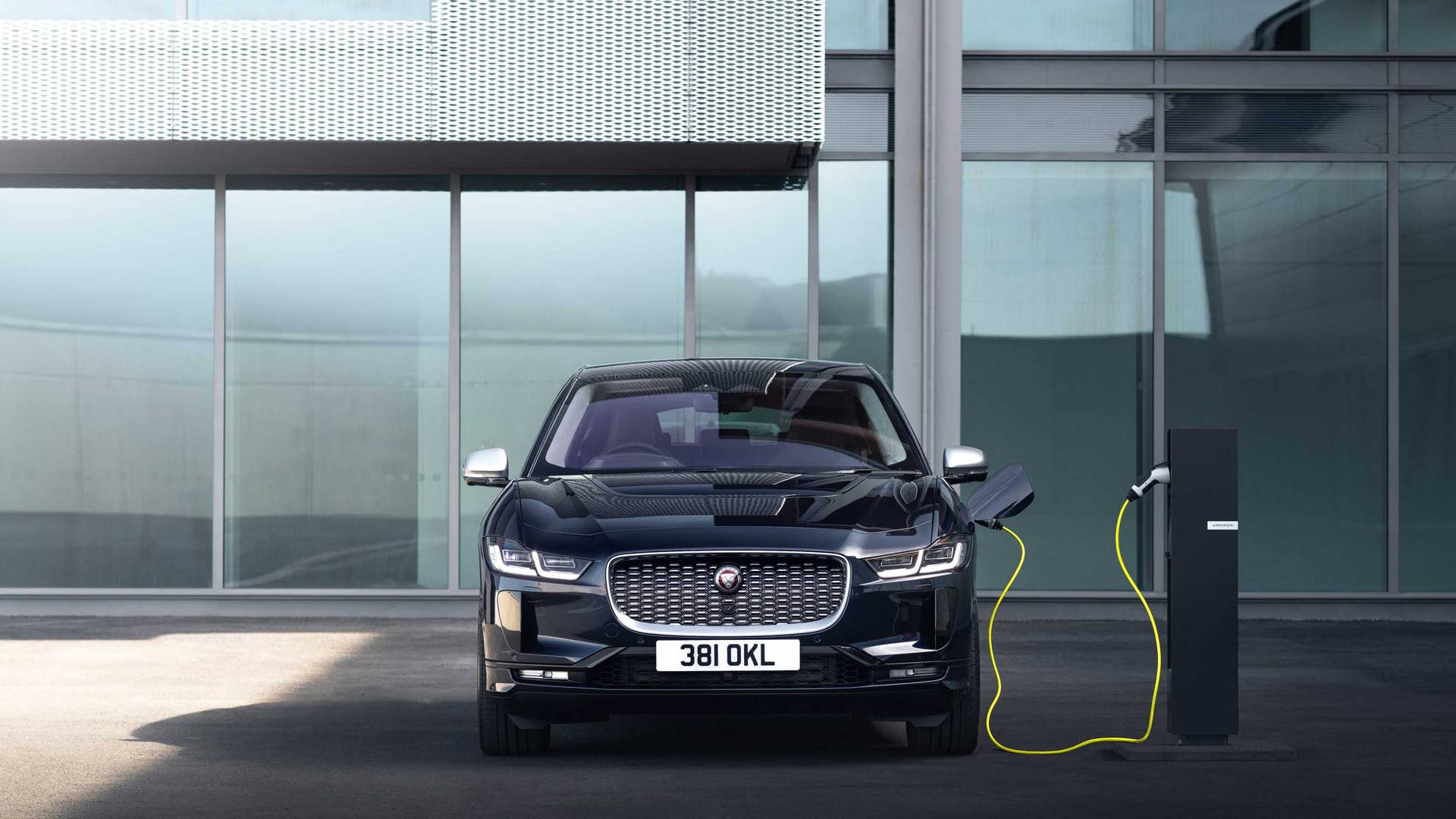 Jlr Fire Jaguar Tells I-Pace Owners to Park Outside Over Fire Risk - Autoblog