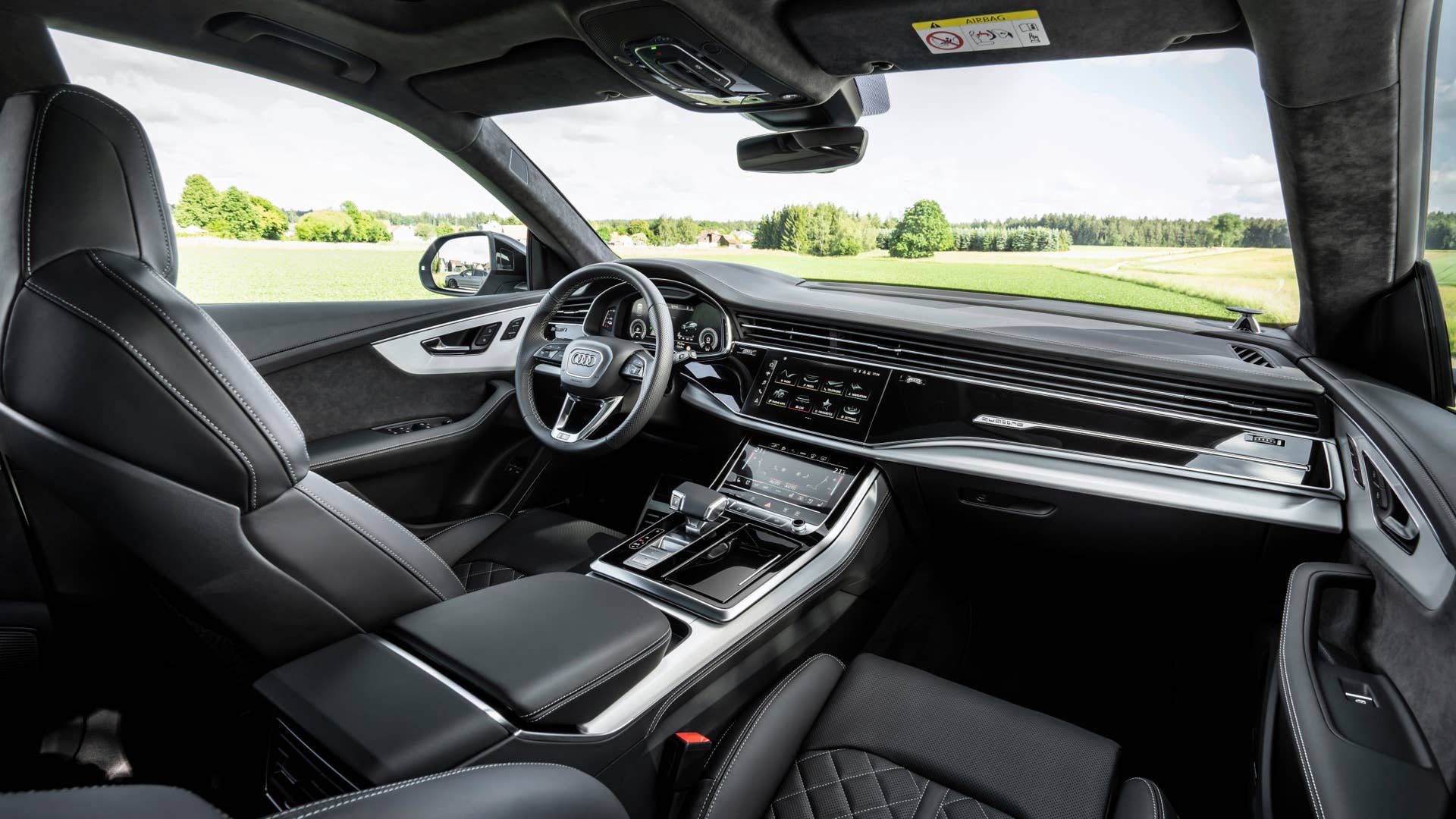 Interior Color: Glacier white