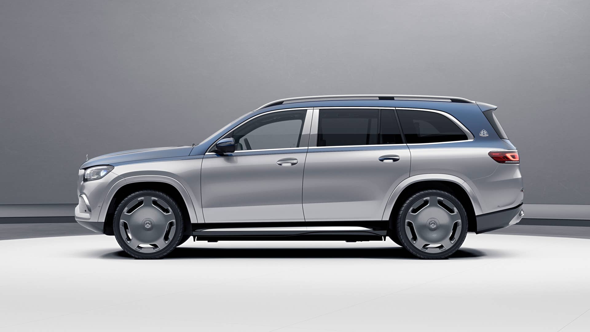 Mercedes-Maybach GLS 600 4MATIC „Edition 100“ (Kraftstoffverbrauch kombiniert NEFZ: 12,0 l/100 km | CO2-Emissionen kombiniert: 275 g/km);Kraftstoffverbrauch kombiniert NEFZ: 12,0 l/100 km | CO2-Emissionen kombiniert: 275 g/km* Mercedes-Maybach GLS 600 4MATIC „Edition 100“ (combined fuel consumption NEFZ: 12.0 l/100 km | combined CO2 emissions: 275 g/km);Combined fuel consumption NEFZ: 12.0 l/100 km | combined CO2 emissions: 275 g/km*