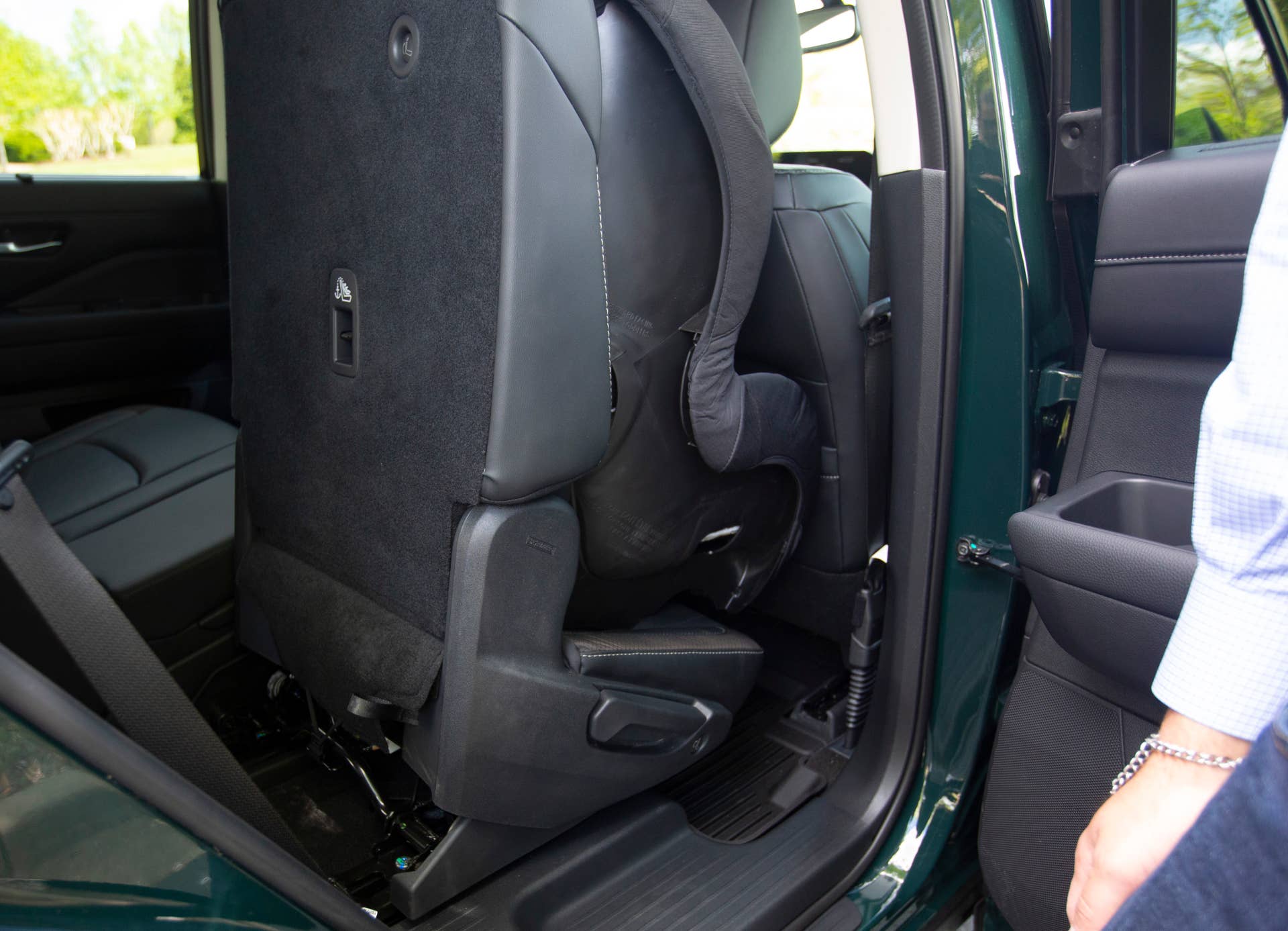 The interior of the all-new adventure-ready Pathfinder features refined new materials and a robust, open design. Driver and passengers are greeted with a modern, spaciousness environment.