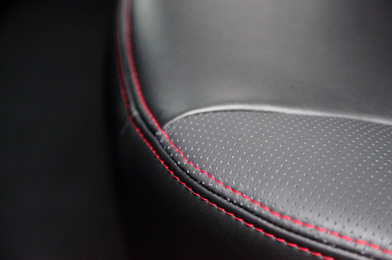 2011 Nissan Xterra Pro-4X seat detail