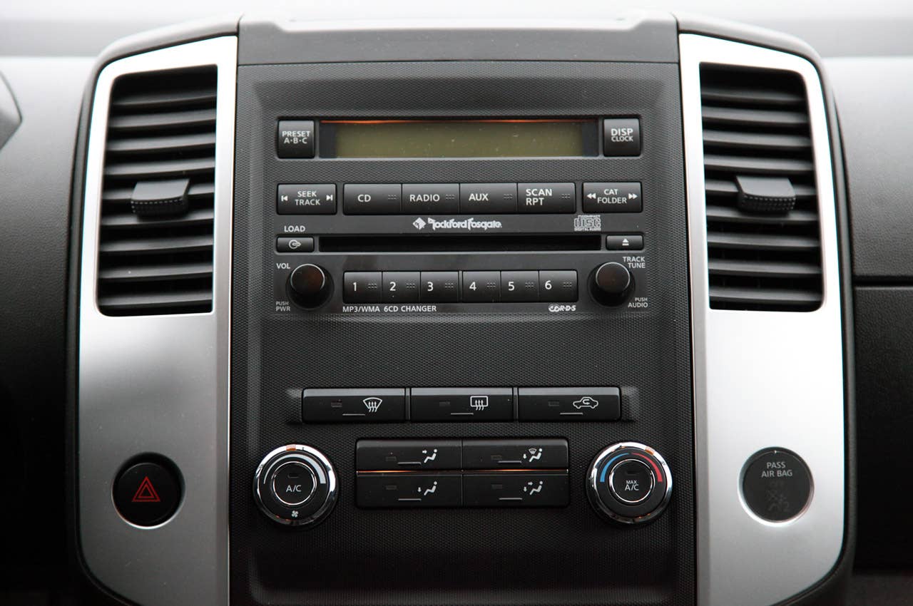 2011 Nissan Xterra Pro-4X instrument panel