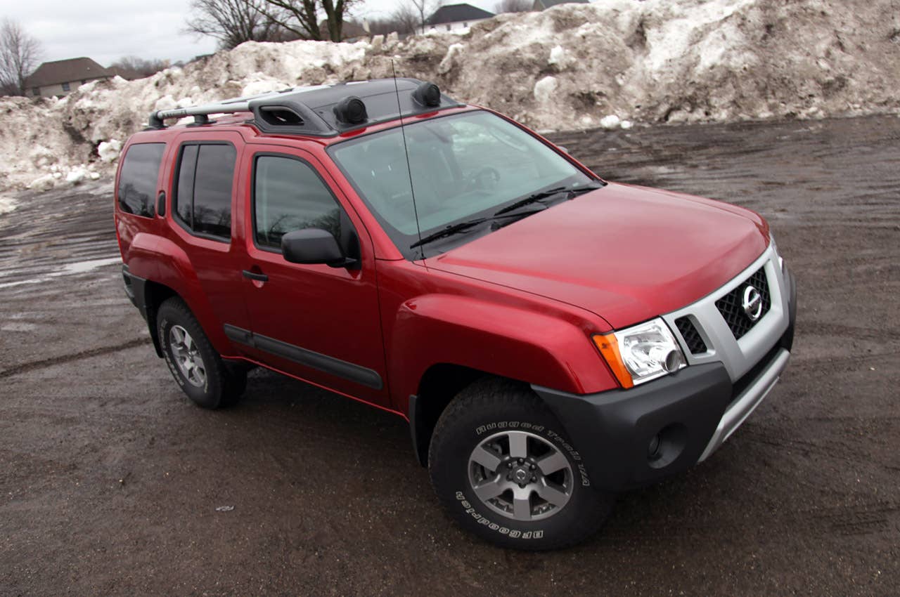 2011 Nissan Xterra Pro-4X front 3/4 view