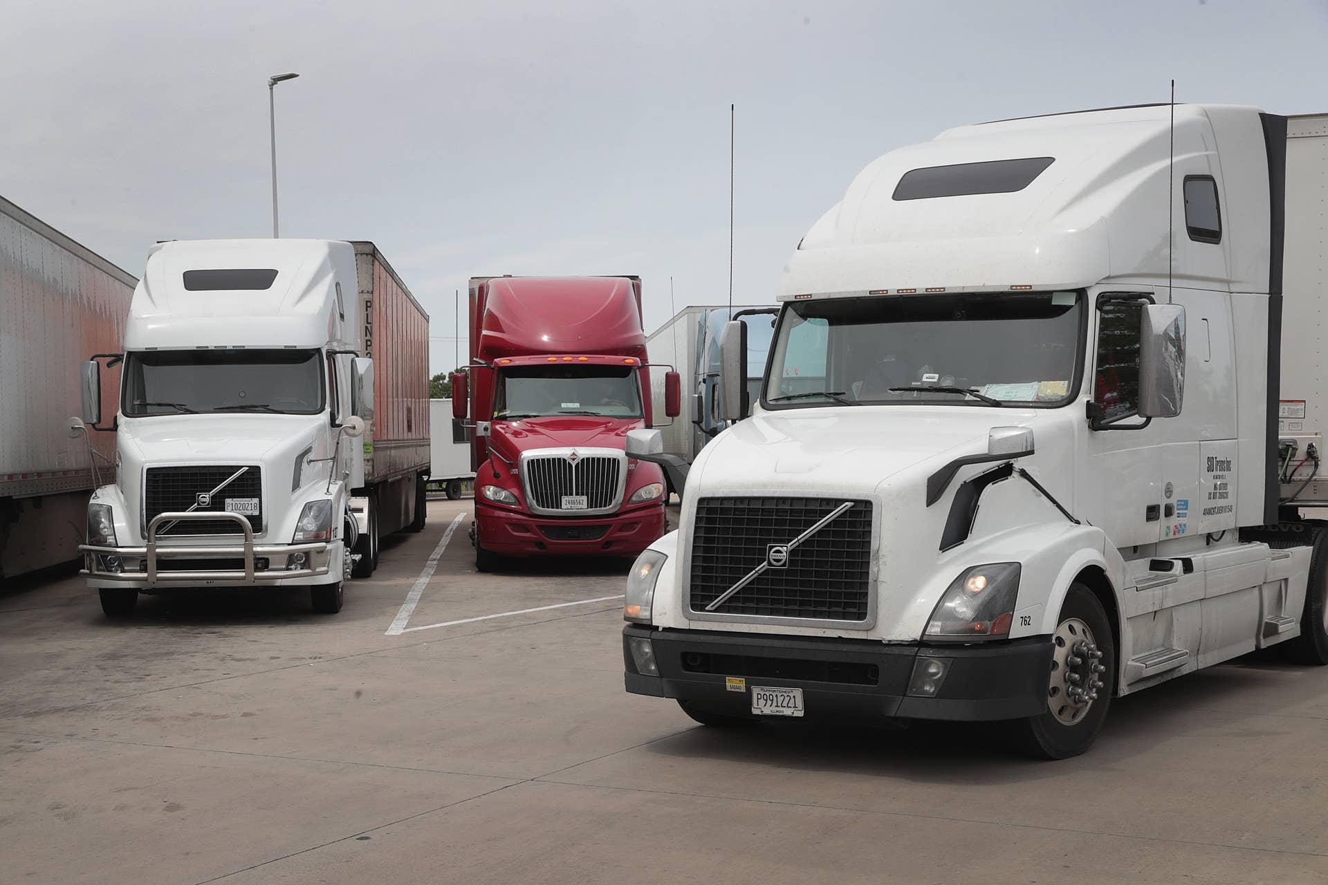 Diesel Crisis Doubles Shipping Costs | 16 Trucking Bankruptcies Disrupt E-Commerce Supply Chains