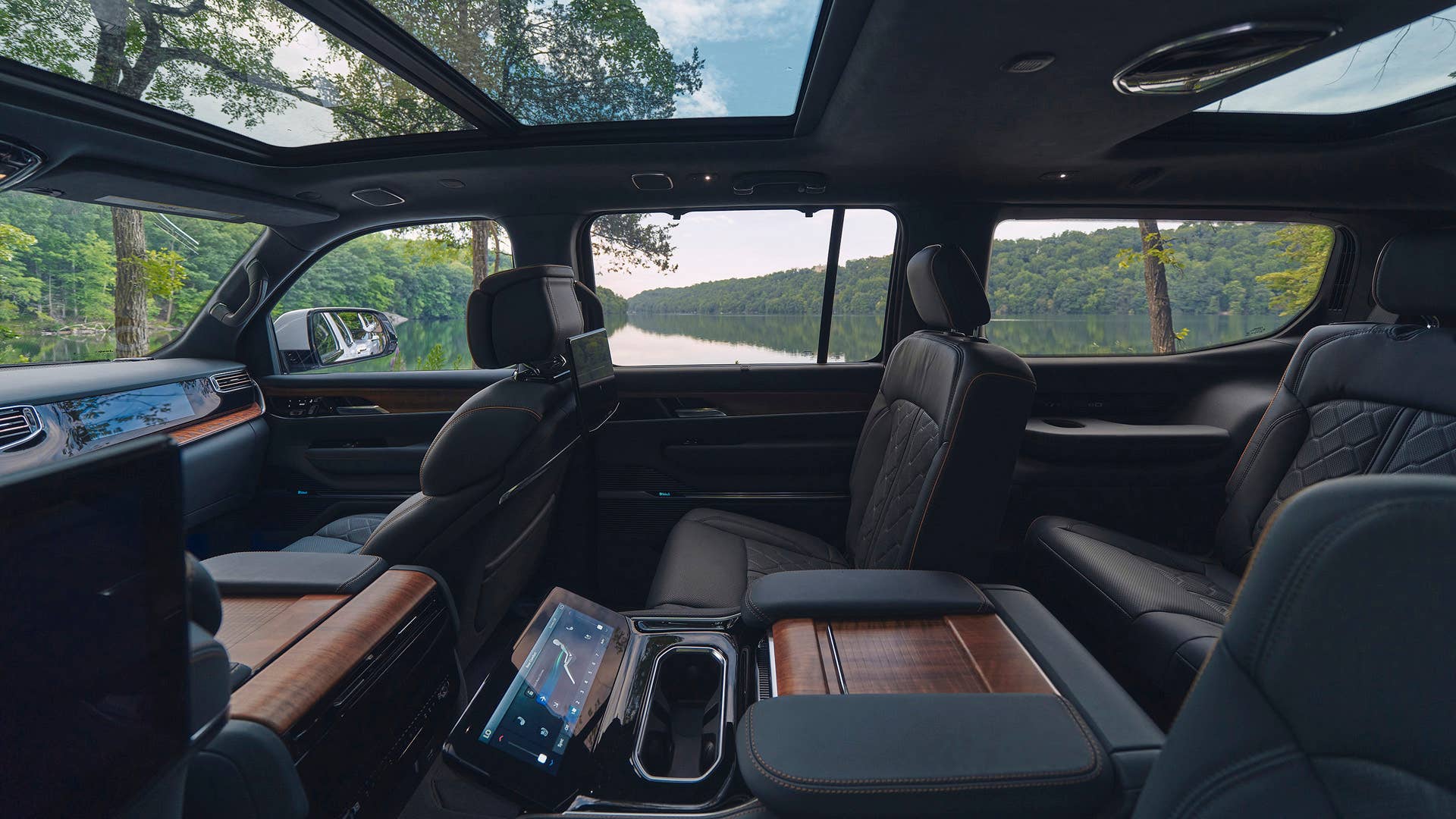 2022 Grand Wagoneer