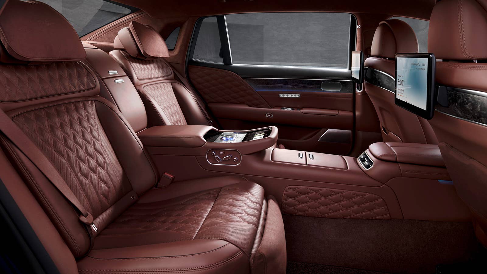 2023 Genesis G90