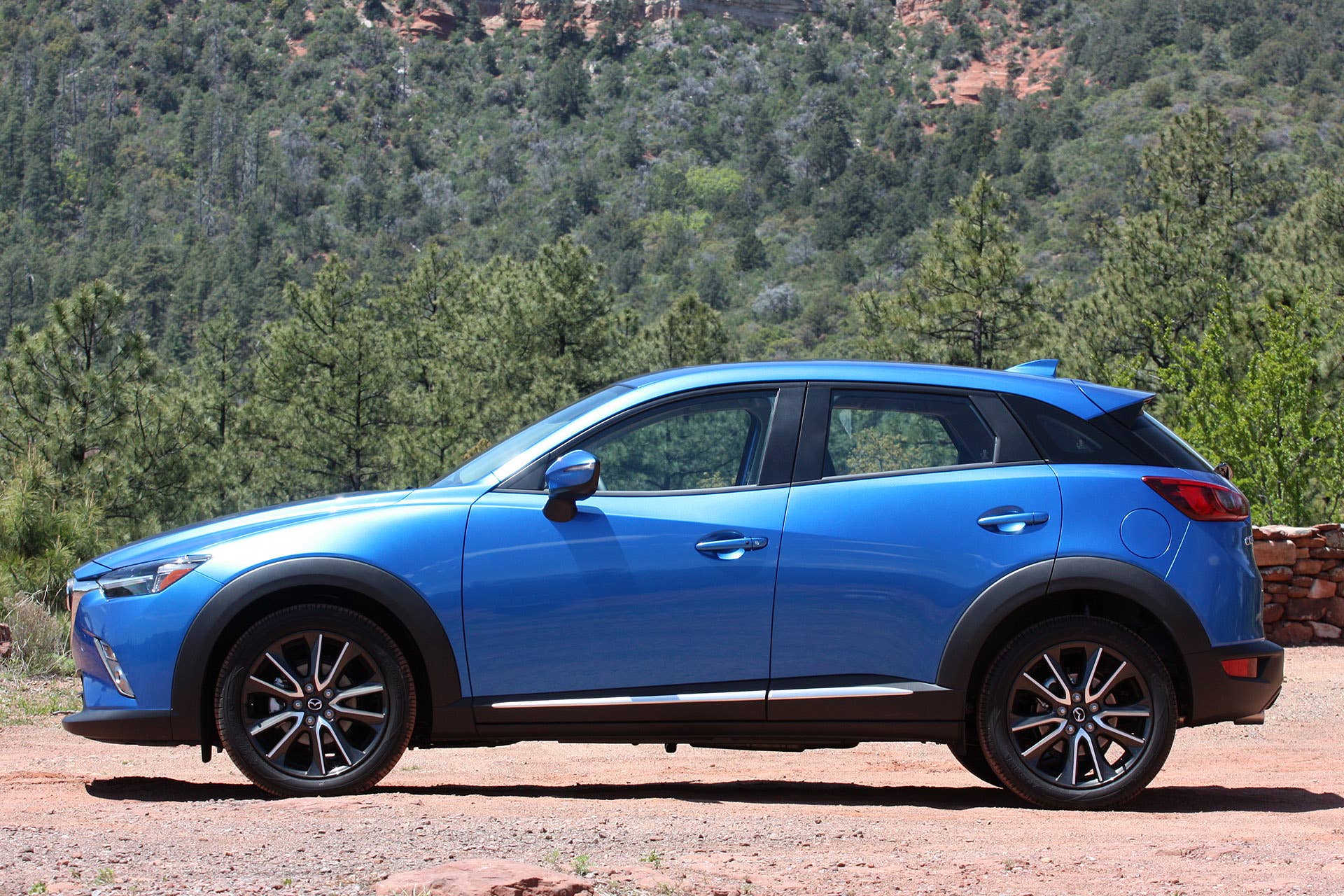2016 Mazda CX-3 side view