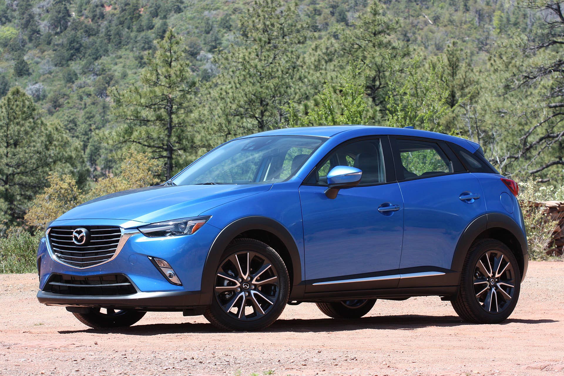 2016 Mazda CX-3 front 3/4 view