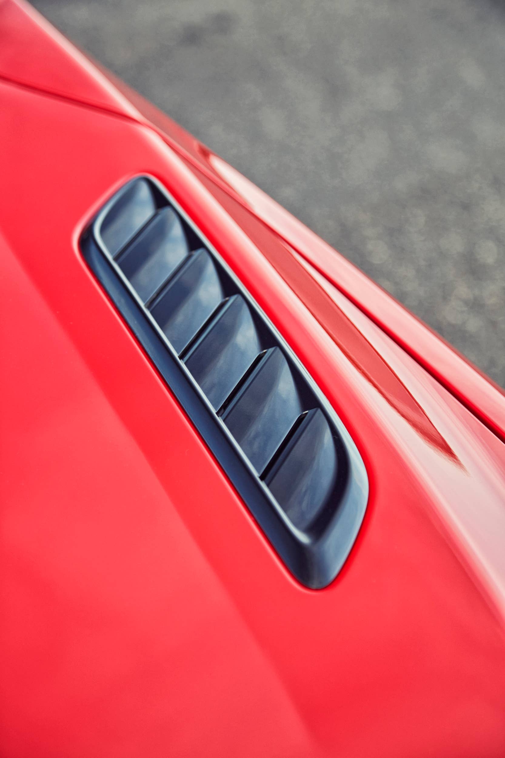 Holden Commodore VFII hood vents