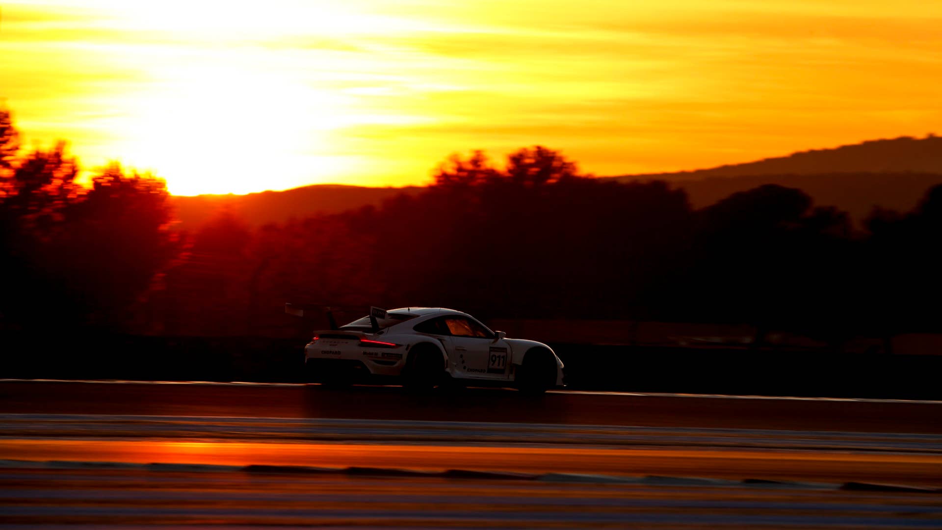 33 hours test of the new Porsche 911 RSR in Le Castellet