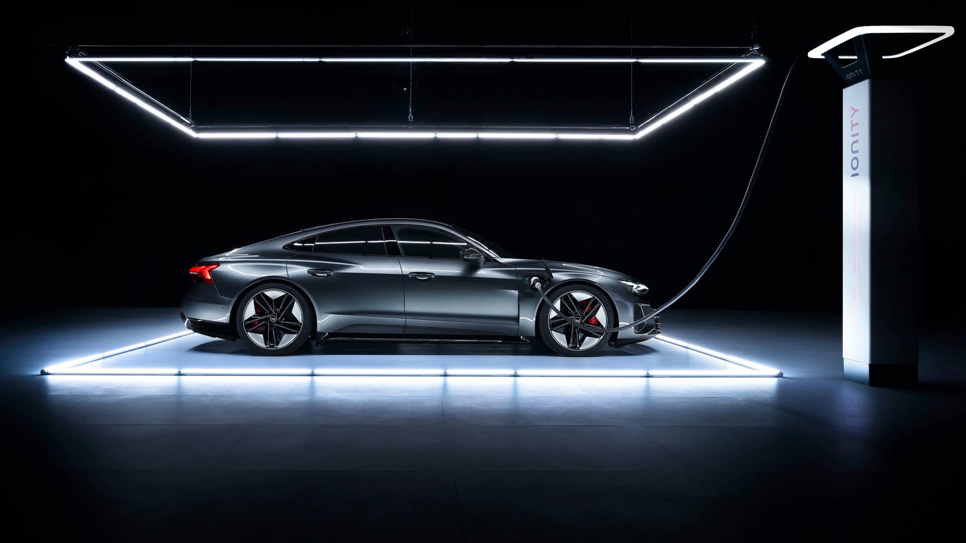 Static photo, Colour: Daytona grey