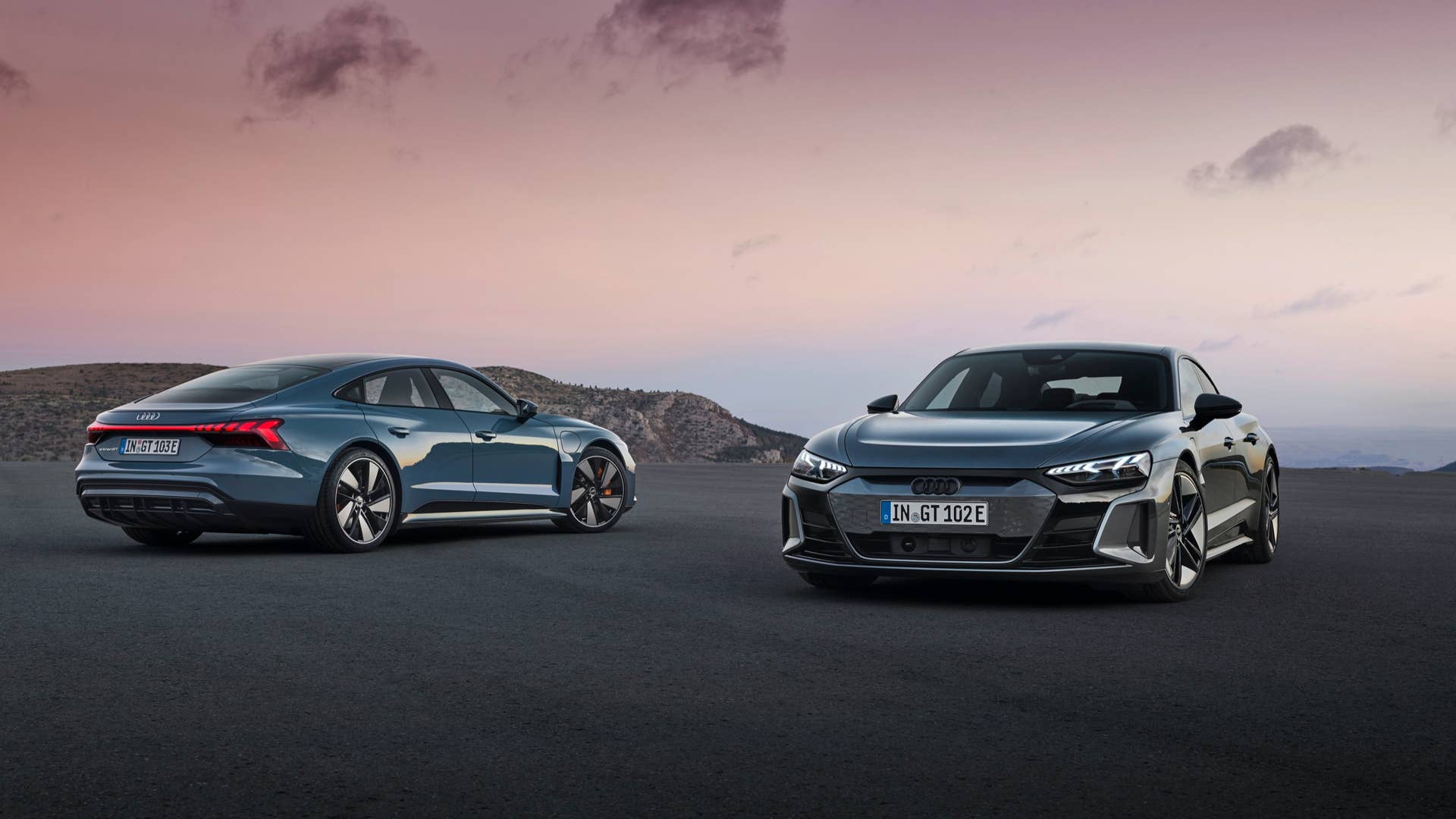 Audi e-tron GT quattro, Static photo, Colour: Kemora grey metallic Audi RS e-tron GT, Static photo, Colour: Daytona grey