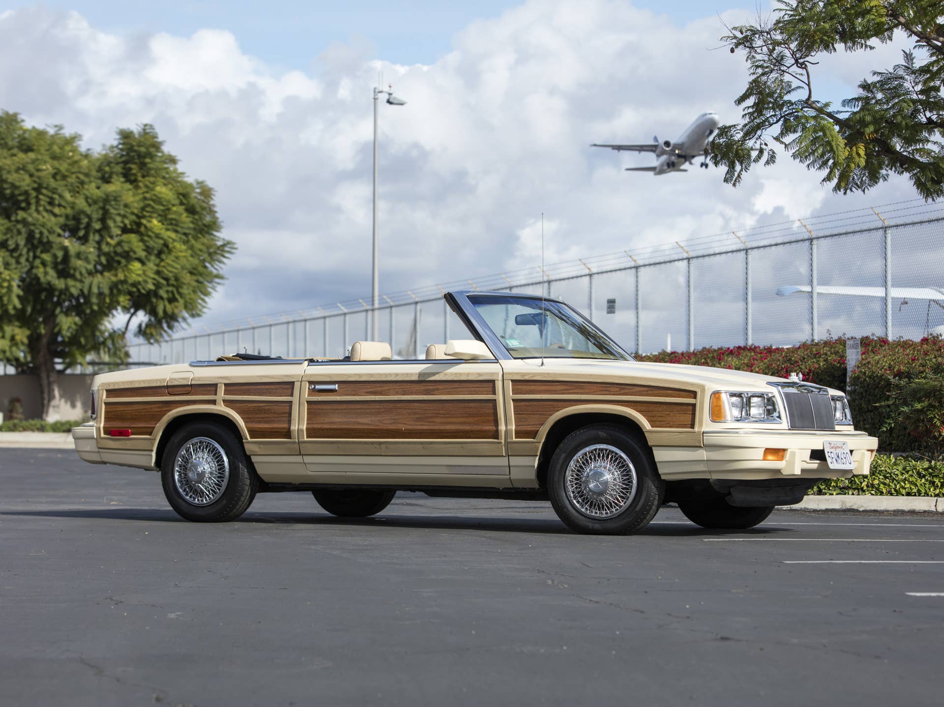 1986 Chrysler LeBaron Town  &  Country Convertible