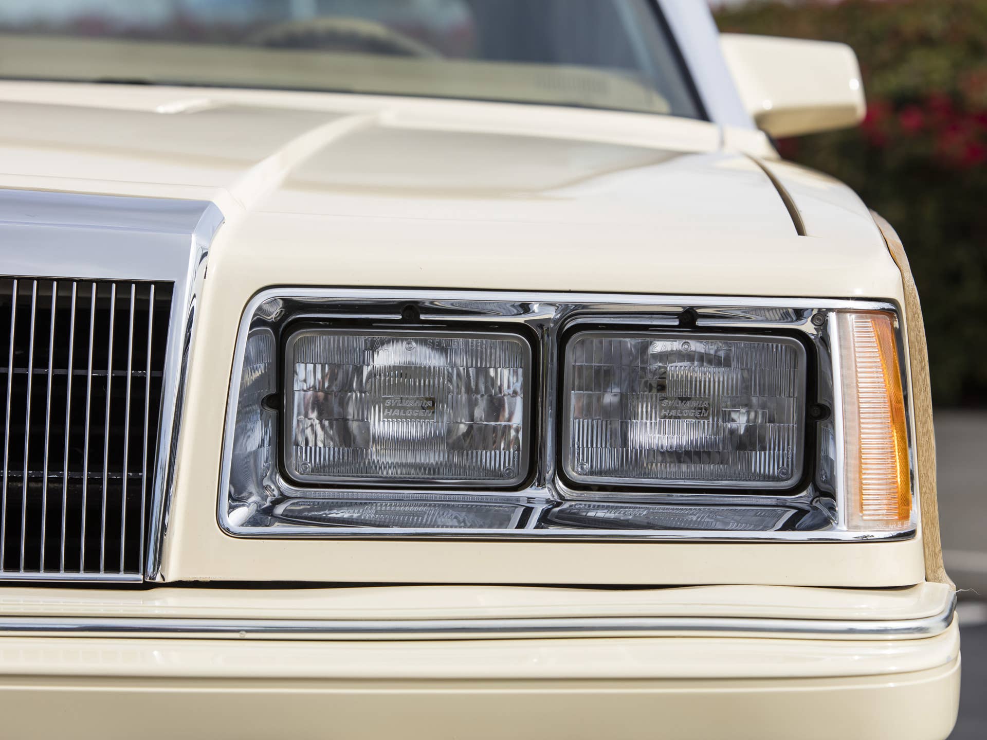 1986 Chrysler LeBaron Town  &  Country Convertible