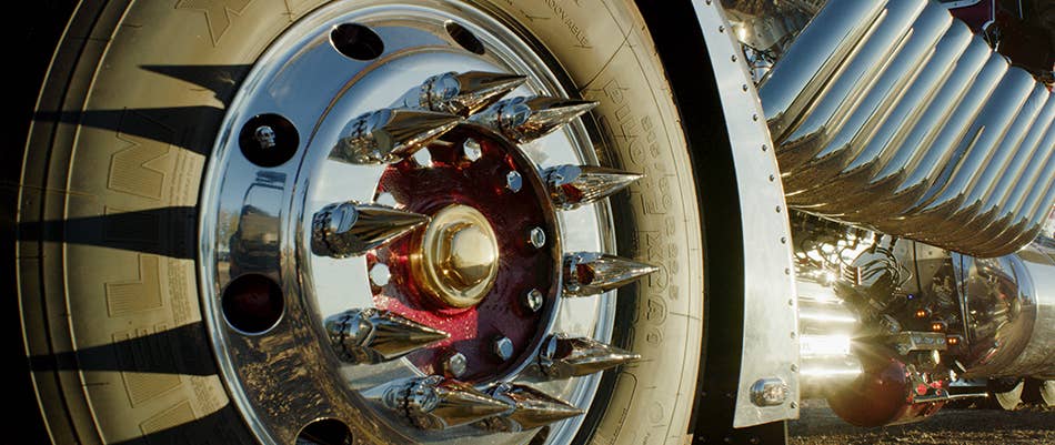 Property developer Mike Harrah built Thor24 on a 1979 Peterbilt 359 chassis. His creation uses two Detroit Diesel 12-cylinder engines, 12 superchargers, and eight bottles of nitrous to produce 3,424 horsepower.