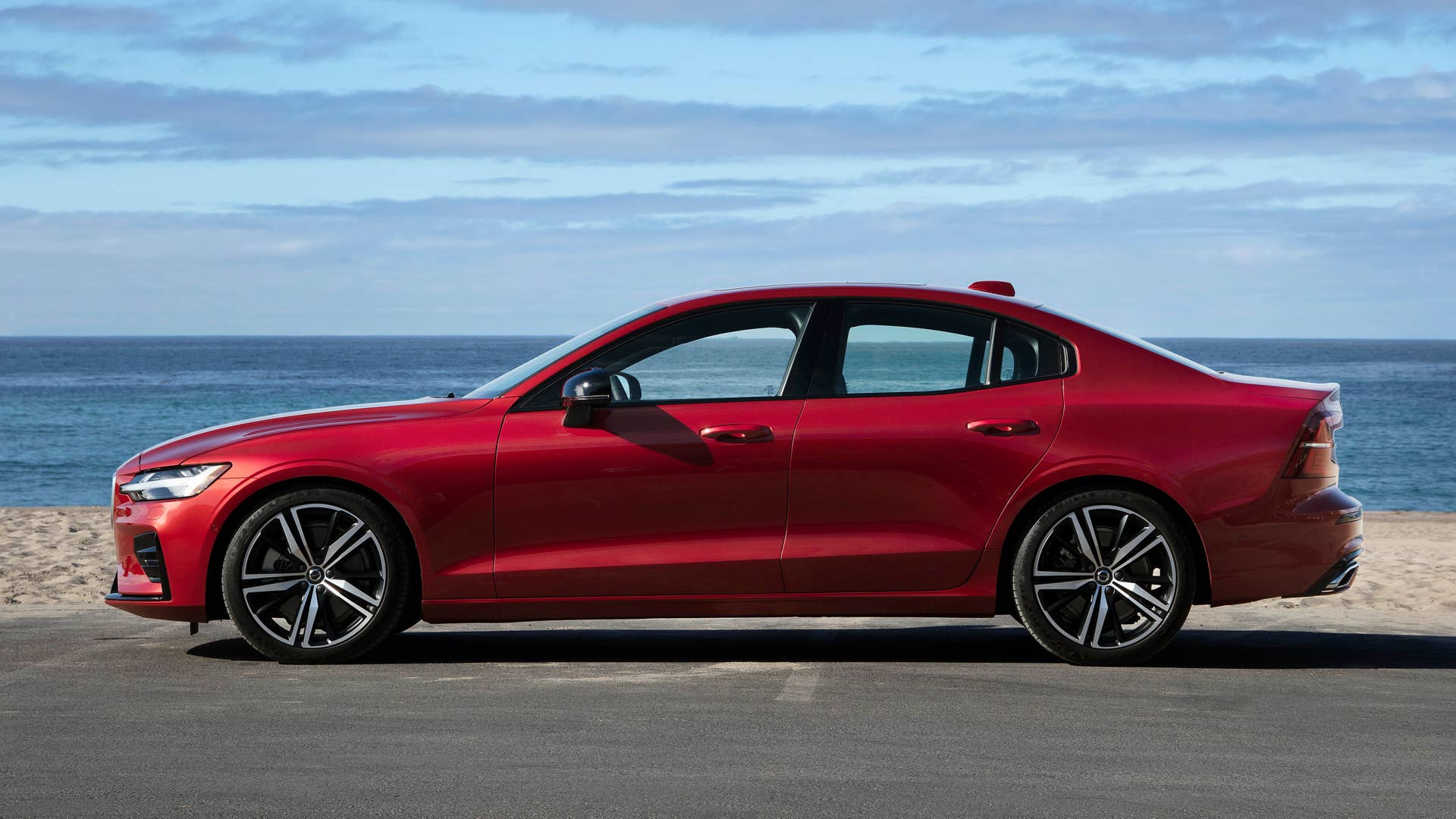 2019 Volvo S60 R-Design