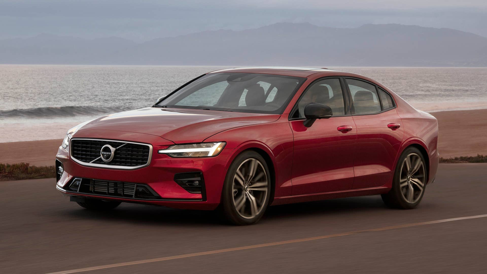 2019 Volvo S60 R-Design