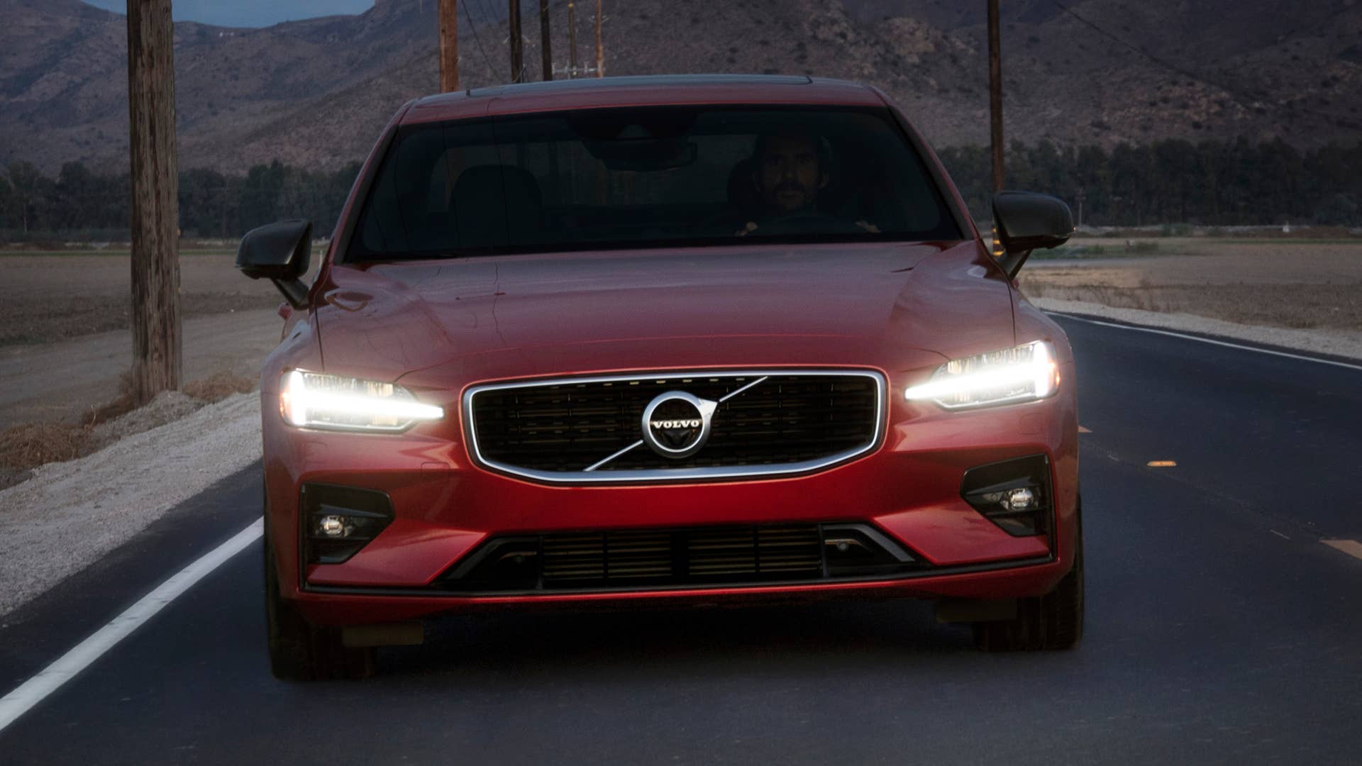 2019 Volvo S60 R-Design