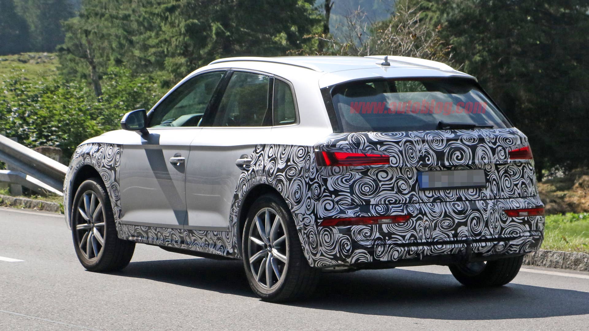 2021 Audi Q5 in thin camouflage