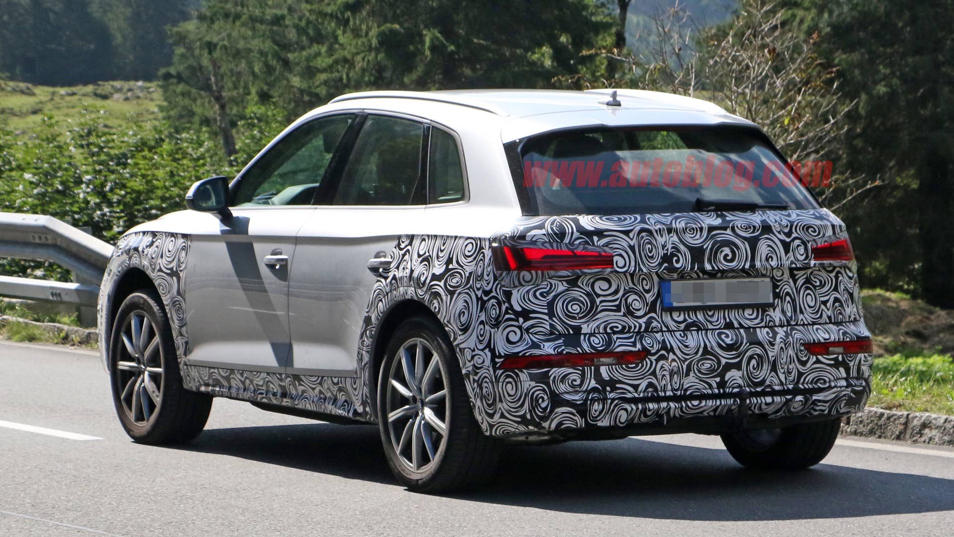 2021 Audi Q5 in thin camouflage
