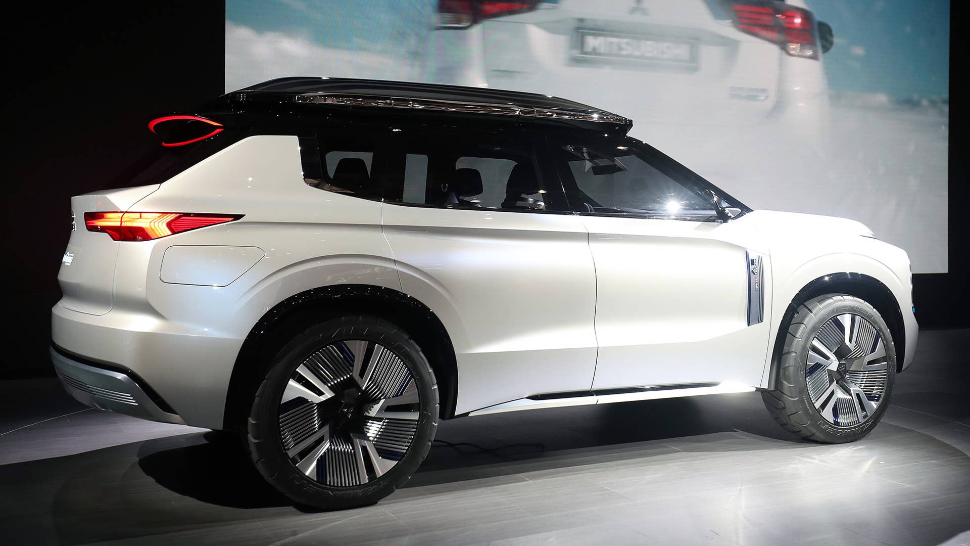 Mitsubishi Engelberg Tourer Concept