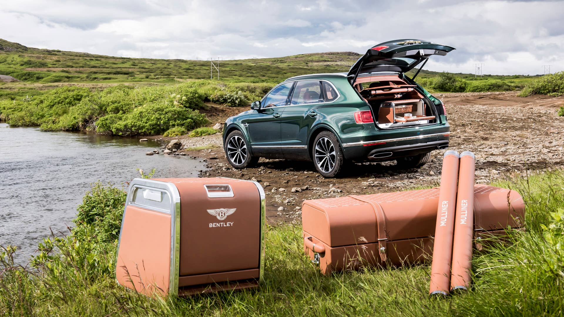 Bentley Bentayga, Iceland, July 2016 Photo James Lipman / jameslipman.com