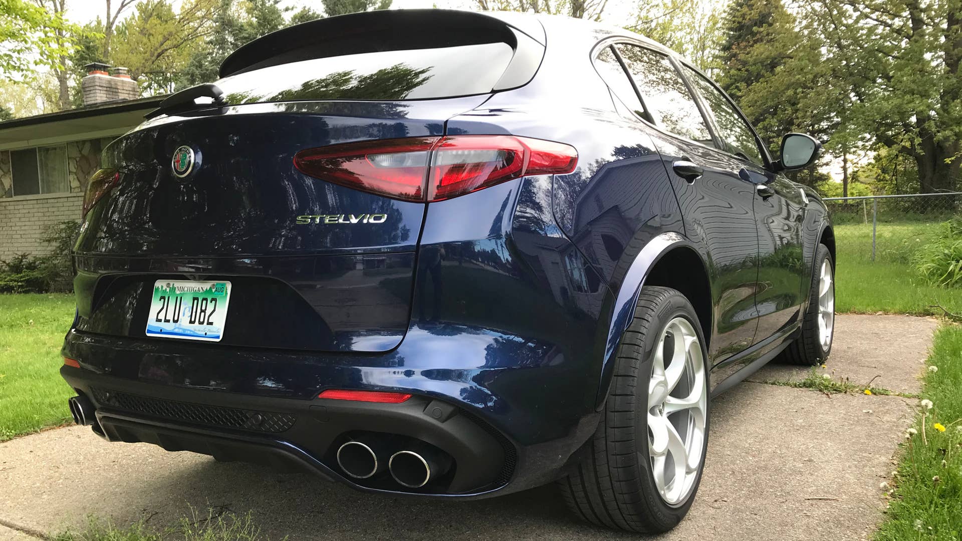 2020 Alfa Romeo Stelvio Quadrifoglio rear 3/4