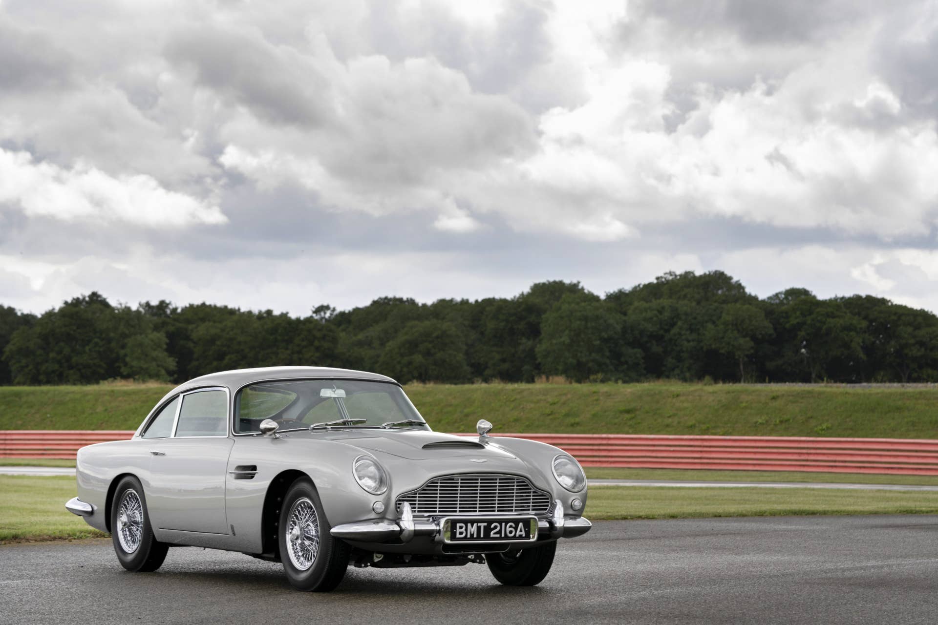 First Aston Martin DB5 Goldfinger Continuation complete - Autoblog