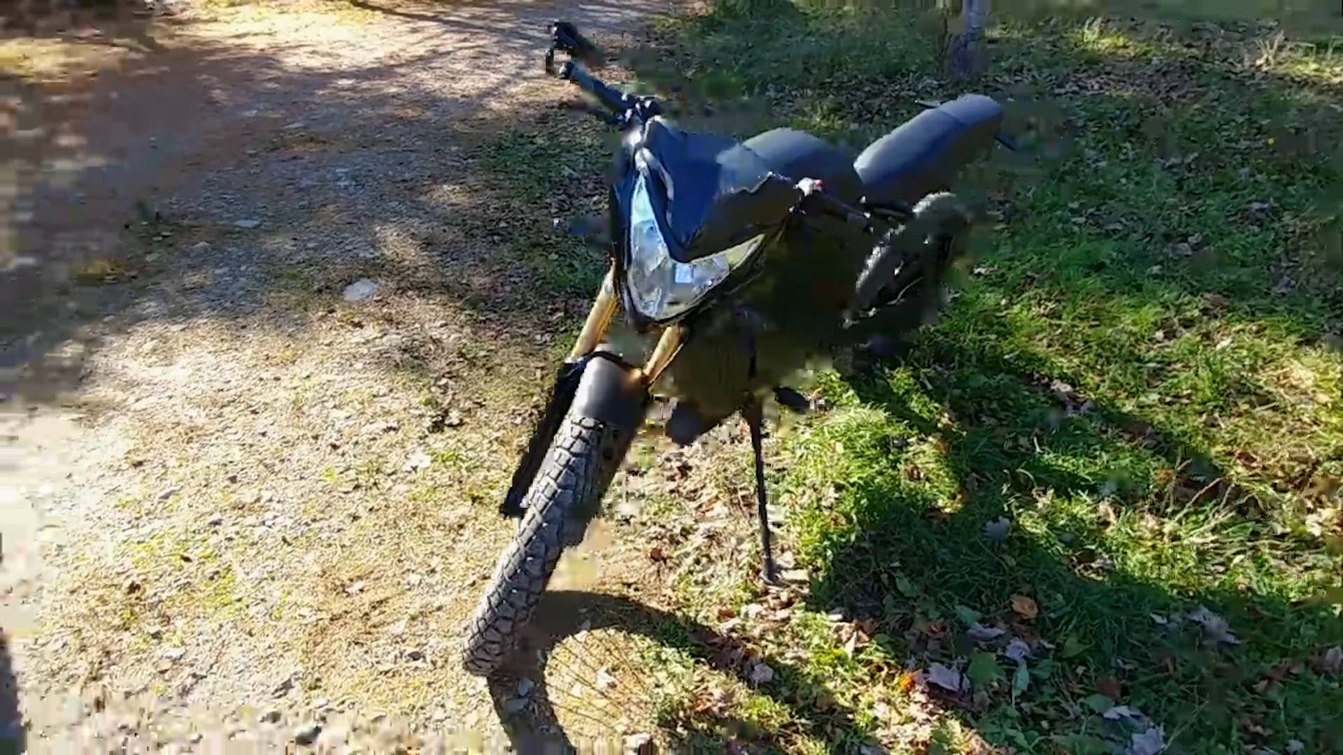 YouTuber and journeyman carpenter James Biggar created his own electric motorcycle from scratch using steel and steel tubing. This handmade bike is powered by a 72V battery with a range of 60 miles fully charged. It has a top speed of 75 mph Learn more from James Biggar’s YouTube channel https://youtu.be/UD3KymY86z8
